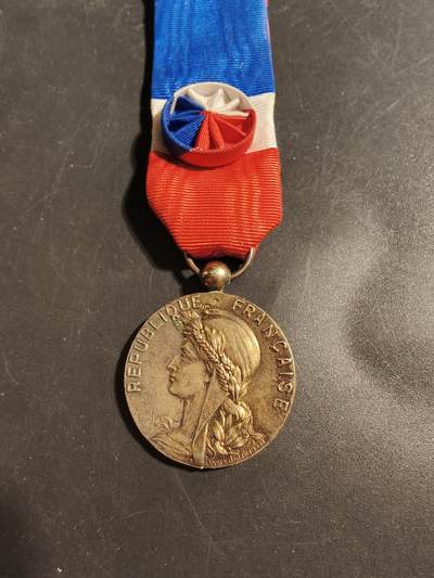 老王徽章第176期 - 法国金级工商部劳动荣誉奖章    螃蟹银标   800银镀金     15.5g 