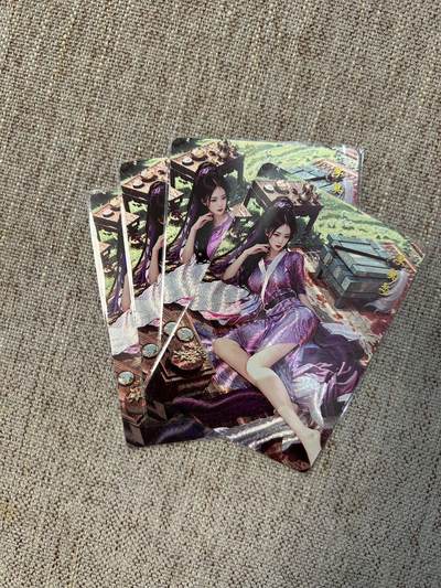 喜灰玩卡拍卖第三期限时免佣金，接代拍，免佣金帮卡友们拍卖，欢迎送拍，释放现金流，让自己有资金可以购买更多喜欢的卡牌，让别的卡友能淘到更多心仪的卡牌 - 神凰百剑行李莫愁三渐变加艺术卡共四张