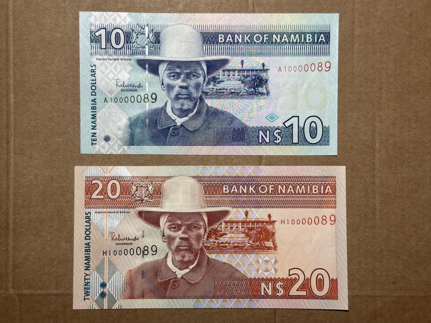 🐍甜小邱世界纸币收藏🐍第139期精品场💐 【无347八位号码首发小号同号】纳米比亚1993年10元和20元第89号一对 八位号码版从10000000开始 非常难得 全新UNC