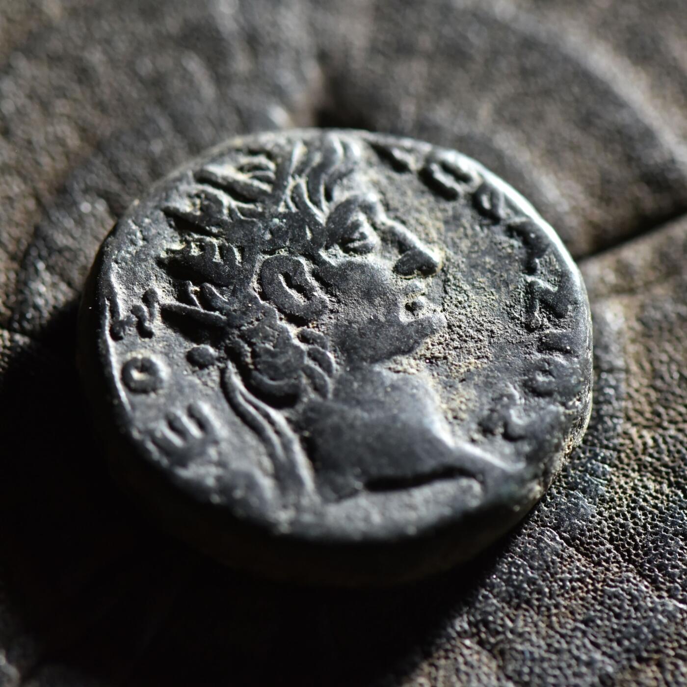 【良泉】【春节前最后一场】2月5日晚19.30点开拍！208组，本场结束后预存钱币的朋友请告知，将连同本场拍品一起邮寄，预祝诸位春节愉快！  【藏家出品A】13.12克，古罗马帝国，埃及行省，公元 66-67 年【暴君 尼禄】打制【少见】奥古斯都（屋大维）头像 四德拉克马银币，亚历山大港造币厂打制