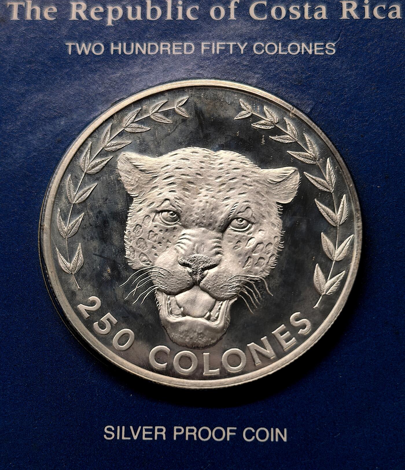 凡希社世界钱币微拍第三百十八期 荐！1982哥斯达黎加美洲豹250Colones精铸大银，富兰克林厂官方塑封卡装（原厂密封状态，无开裂），当代美洲珍稀品种。（视频参考）