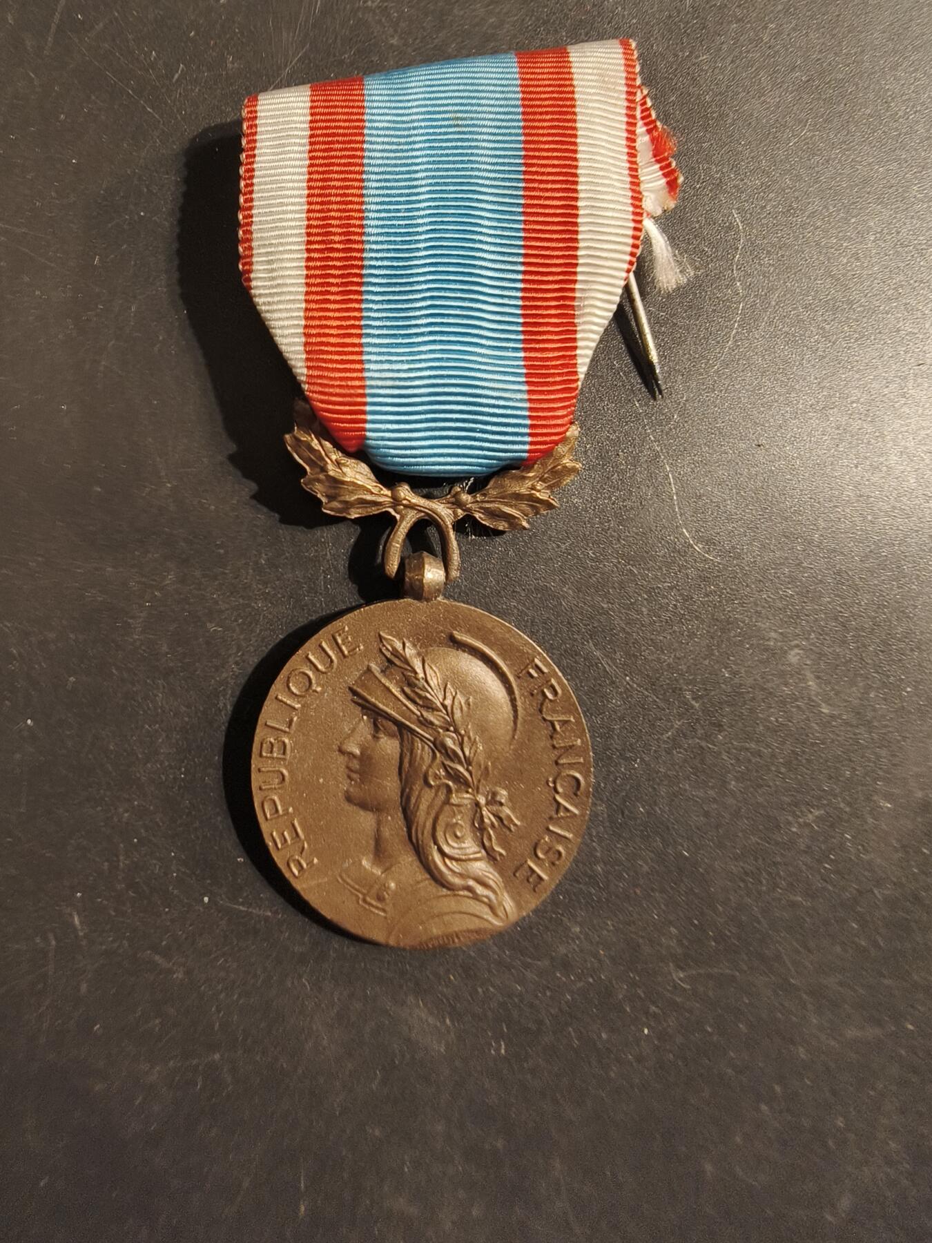老王徽章第176期 法国北非安全行动战役奖章  