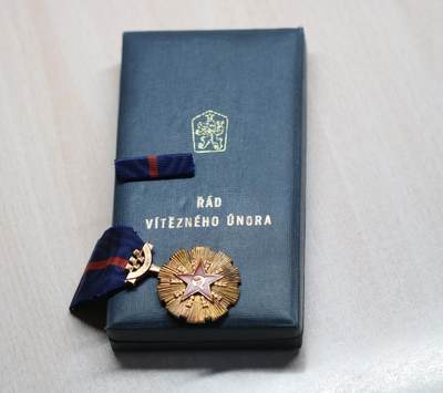 大猫徽章拍卖 第286期 捷克斯洛伐克胜利二月勋章   捷克斯洛伐克的十月革命勋章