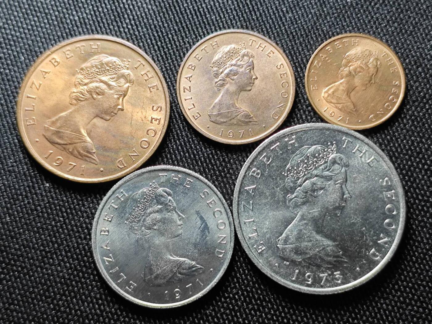 KK钱币收藏小铺  第400期  百期特拍（四拍之四）2月预留时间 周末发货  1971/1973年马恩岛大小面值一组