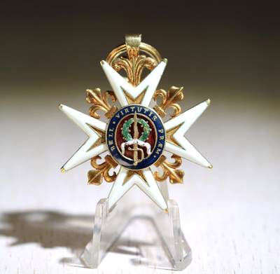 大猫徽章拍卖 第286期 骑士级圣路易王家军事勋章 1693年4月5日设立 金质