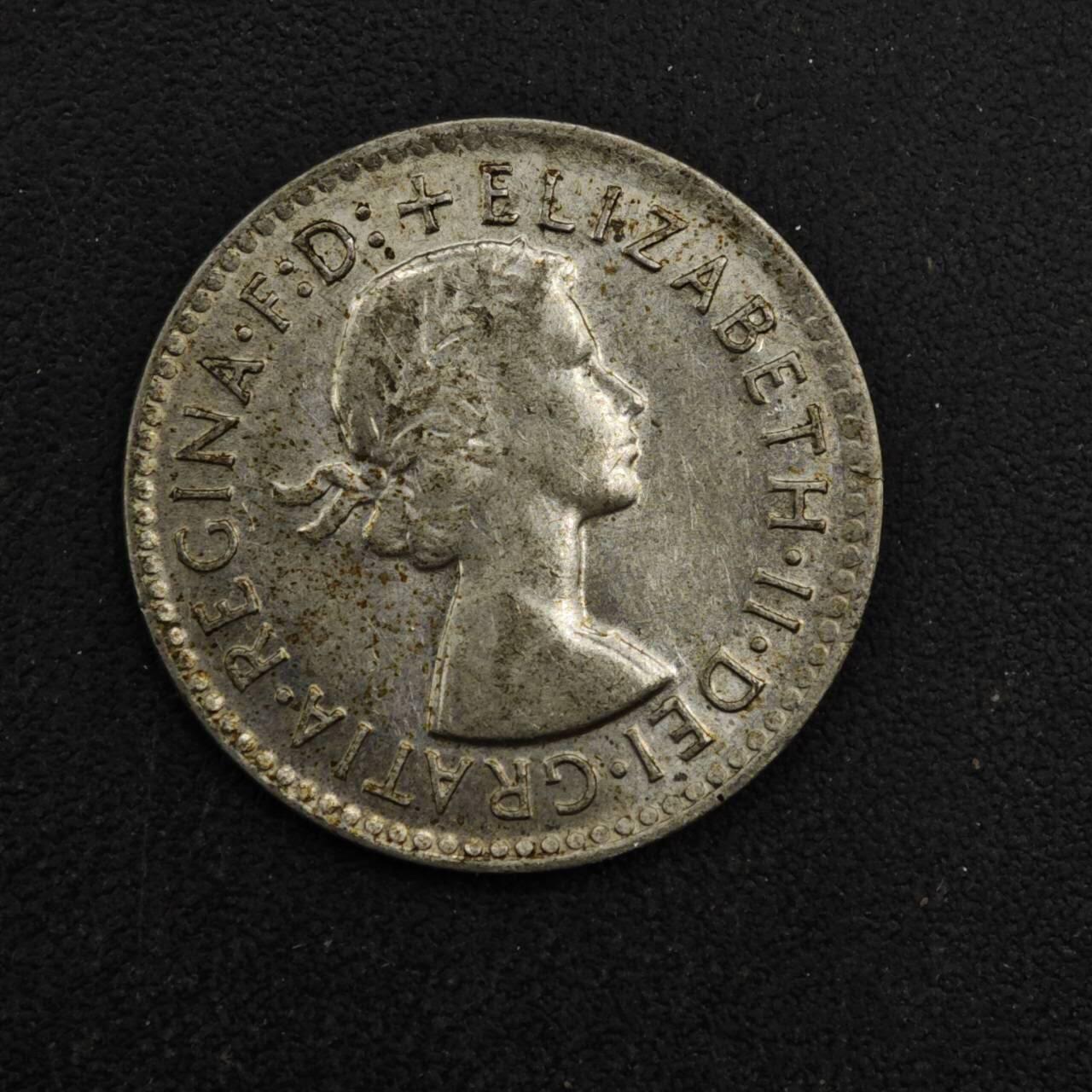 【淘币小摊】实时拍第八百四十八拍   散币银币场   满百包邮可预留二周 每周一统一发货   澳大利亚1963年伊丽莎白二世3便士银币