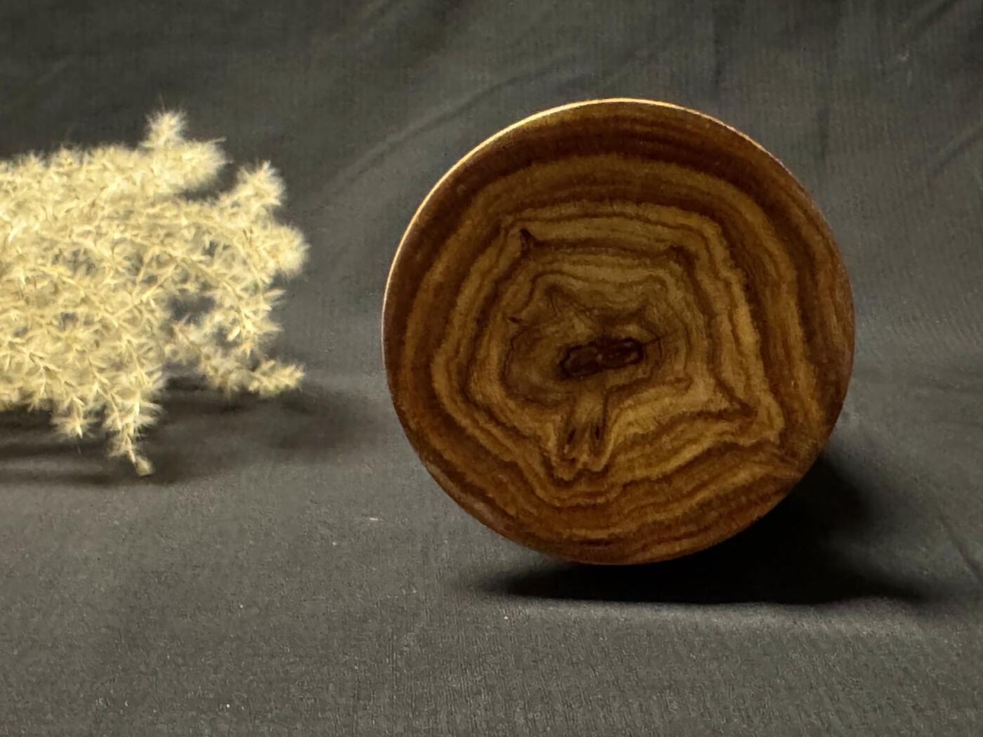 零元拍：海南黄花梨 花瓶 整料掏出，高 170， 大肚 70，底座 69，平口 55MM