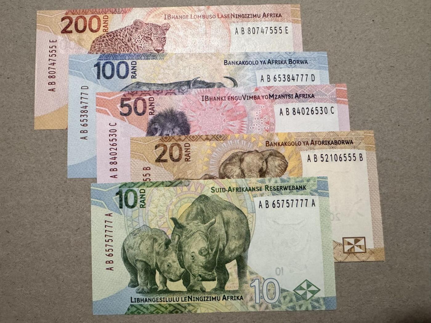 🐍甜小邱世界纸币收藏🐍第139期精品场💐 【含豹子号4张+新版大全套】全新UNC 南非 10/20/50/100/200兰特 经典野生动物系列 2024 