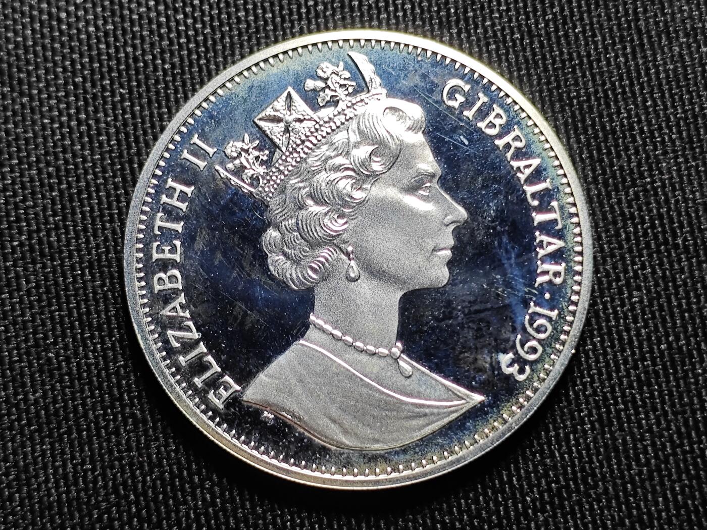 KK钱币收藏小铺  第400期  百期特拍（四拍之四）2月预留时间 周末发货 直布罗陀原盒 1993年1克朗彼得兔百年纪念——汤姆小猫 精制纪念银币 重28.2克925高银 