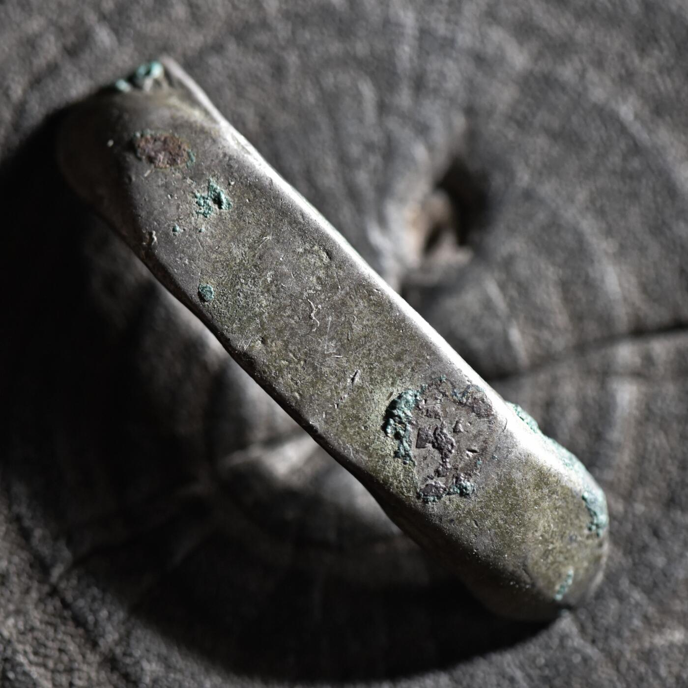 【良泉】【春节前最后一场】2月5日晚19.30点开拍！208组，本场结束后预存钱币的朋友请告知，将连同本场拍品一起邮寄，预祝诸位春节愉快！ 【罐装薄锈】【极美品】公元前5-前3世纪【古印度】犍陀罗 六臂符1萨特马纳 银币，11.4克