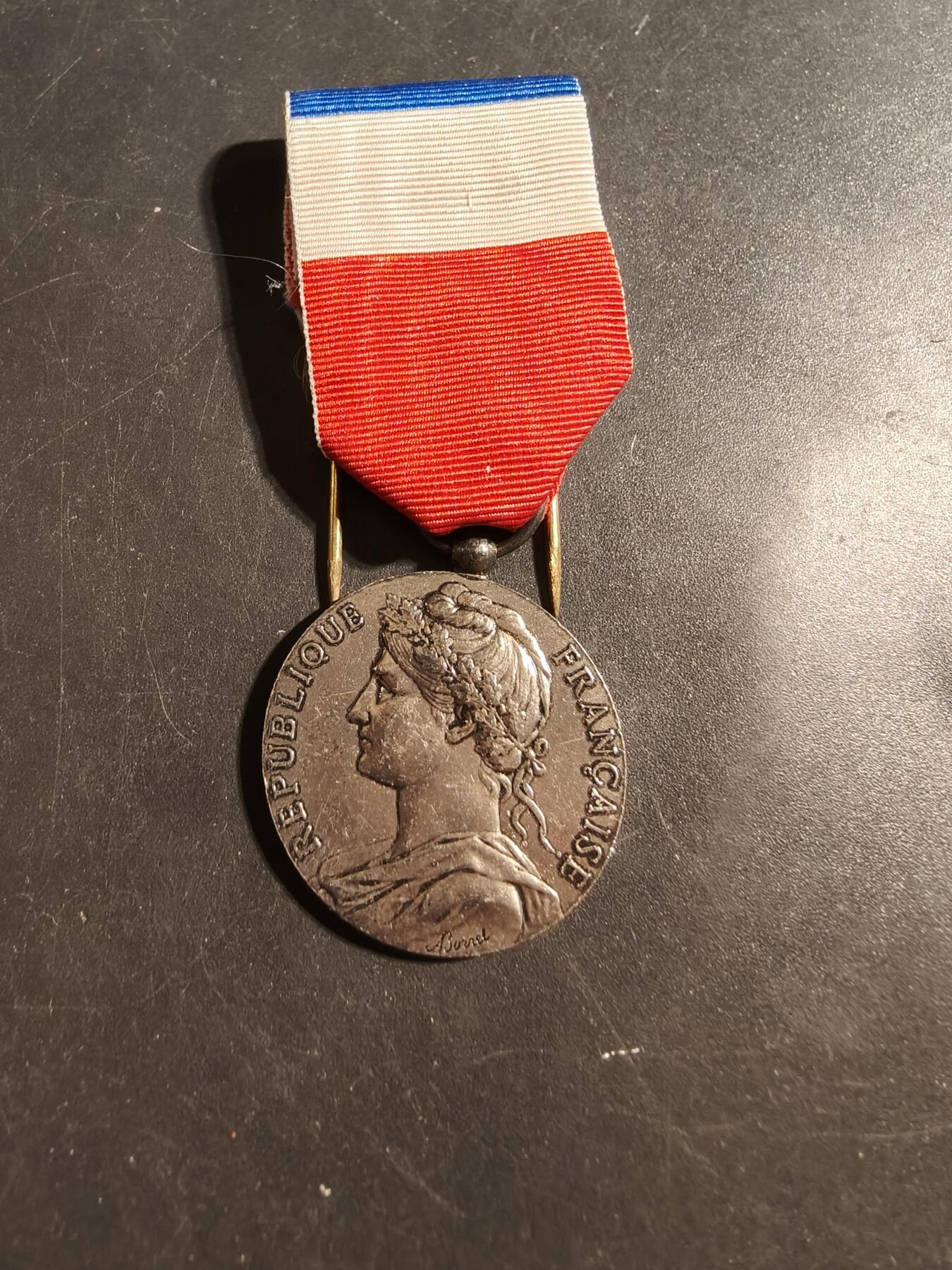 老王徽章第176期 法国银级劳工奖章    925银    1986年    12.2g