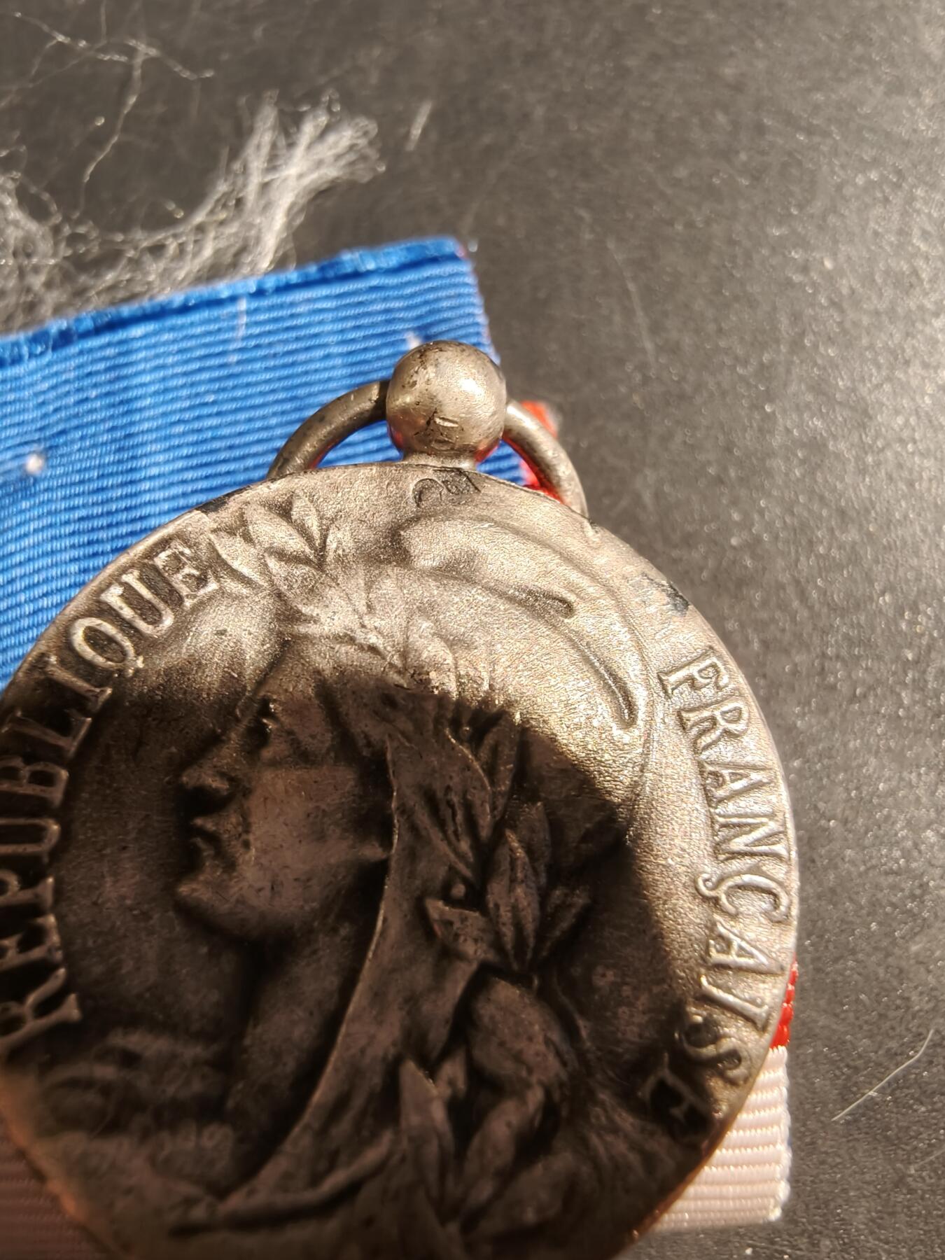 老王徽章第176期 法国银级劳动荣誉奖章   800银螃蟹标    少见版本    12.2g