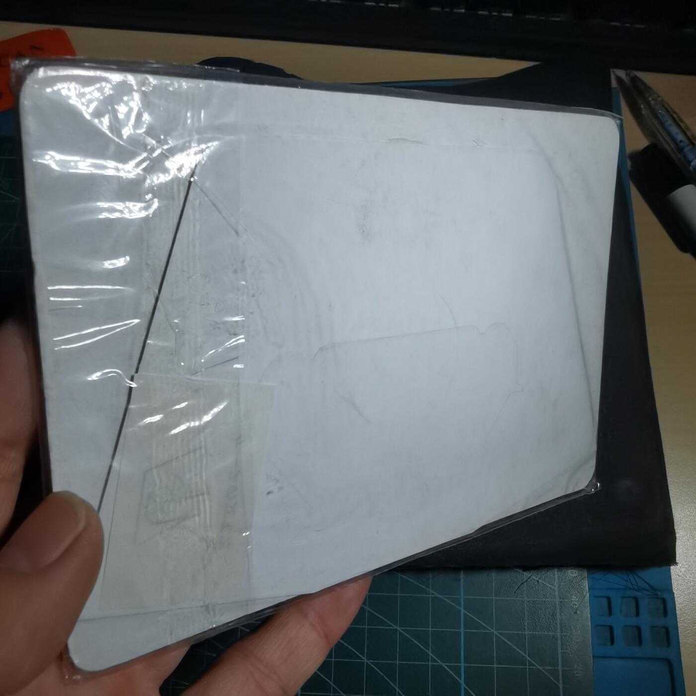 沼泽如烟--第956场 1984年纪念章摆件