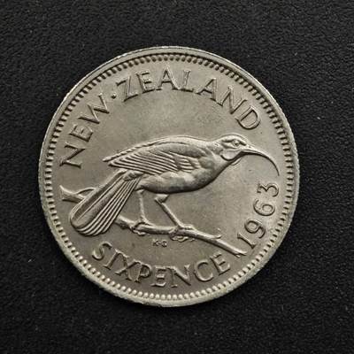 【淘币小摊】实时拍第八百四十九拍   散币银币场   满百包邮可预留二周 每周一统一发货   - 新西兰1963年伊丽莎白二世6便士镍币