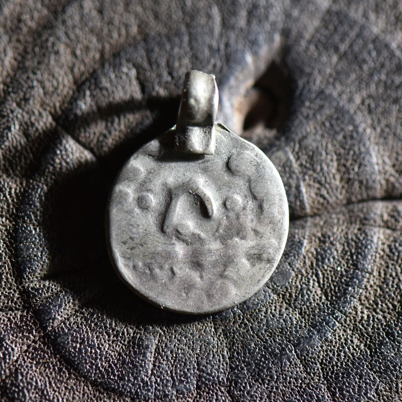 【良泉】【春节前最后一场】2月5日晚19.30点开拍！208组，本场结束后预存钱币的朋友请告知，将连同本场拍品一起邮寄，预祝诸位春节愉快！ 【中亚】布哈拉小吊坠，1.84克