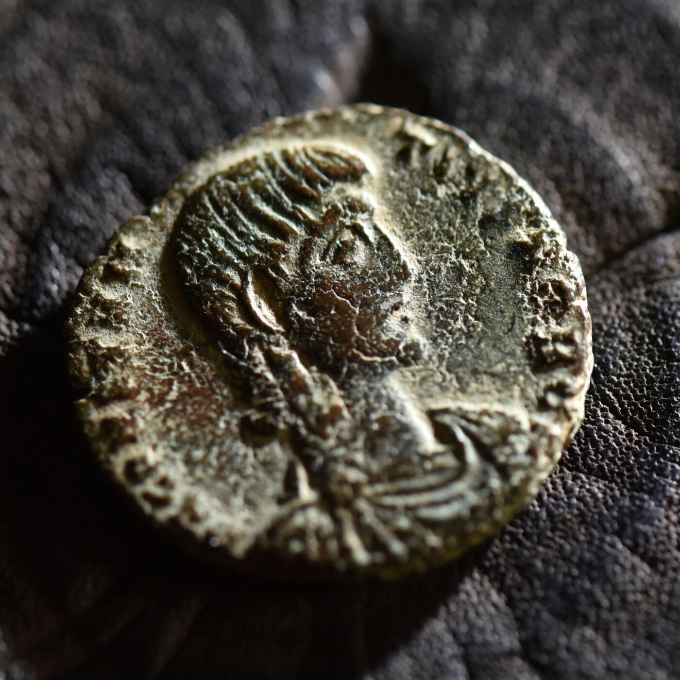 【良泉】【春节前最后一场】2月5日晚19.30点开拍！208组，本场结束后预存钱币的朋友请告知，将连同本场拍品一起邮寄，预祝诸位春节愉快！ 【百分币】公元350-355年【古罗马】君士坦提乌斯二世表弟——加卢斯，大铜币，6.17克