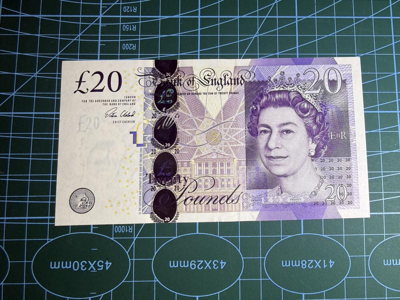 【炜奕收藏】，第五十六期，大不列颠专场 英国F序列20镑，UNC品相