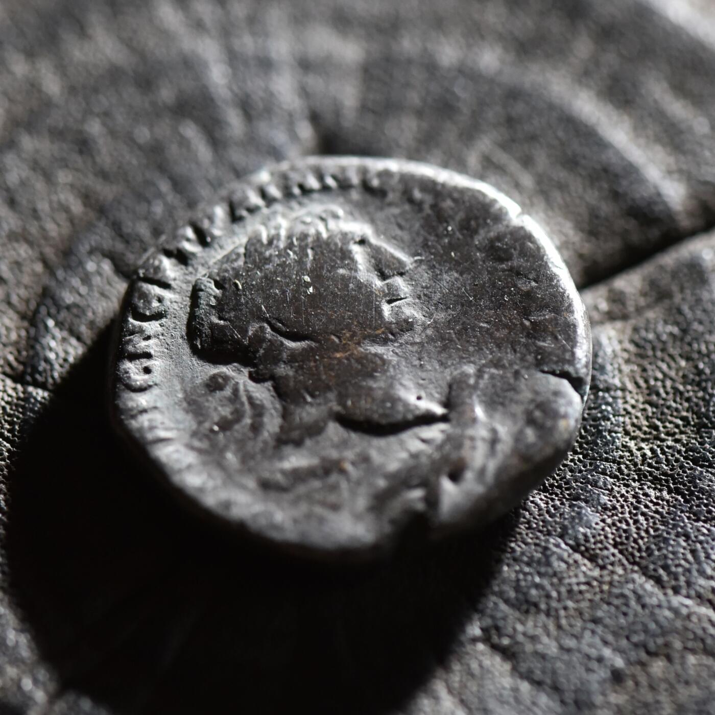 【良泉】【春节前最后一场】2月5日晚19.30点开拍！208组，本场结束后预存钱币的朋友请告知，将连同本场拍品一起邮寄，预祝诸位春节愉快！ 【极美品！】12.14克，公元110-111年【古罗马·行省】图拉真，腓尼基行省推罗城打制“梅尔卡特”四德拉克马银币