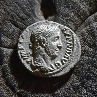 【良泉】【春节前最后一场】2月5日晚19.30点开拍！208组，本场结束后预存钱币的朋友请告知，将连同本场拍品一起邮寄，预祝诸位春节愉快！ - 【发丝清晰】公元226年【古罗马】青年头像版（16岁）塞维鲁·亚历山大，背丰产女神（ANNONA AVG）第纳尔银币，2.26克