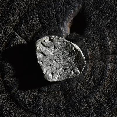 【良泉】【春节前最后一场】2月5日晚19.30点开拍！208组，本场结束后预存钱币的朋友请告知，将连同本场拍品一起邮寄，预祝诸位春节愉快！ - 公元前5-前3世纪【古印度】犍陀罗 六臂符 【小面值】1/8萨特马纳 银币，2.04克