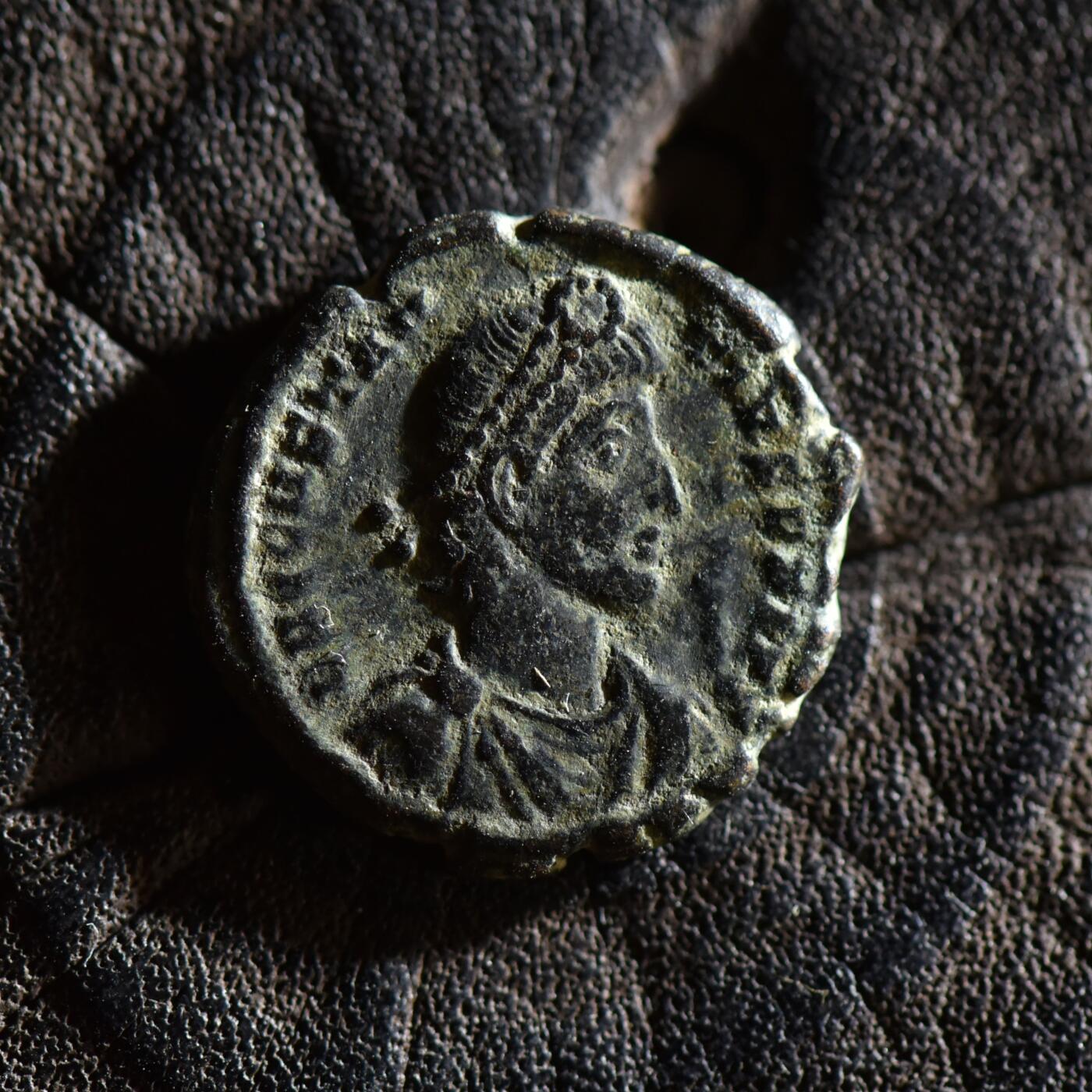 【良泉】【春节前最后一场】2月5日晚19.30点开拍！208组，本场结束后预存钱币的朋友请告知，将连同本场拍品一起邮寄，预祝诸位春节愉快！ 【发丝清晰美品】公元337-361年【古罗马】君士坦提乌斯二世，重新幸福时光，早期标准型铜币，2.56克