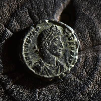 【良泉】【春节前最后一场】2月5日晚19.30点开拍！208组，本场结束后预存钱币的朋友请告知，将连同本场拍品一起邮寄，预祝诸位春节愉快！ - 【发丝清晰美品】公元337-361年【古罗马】君士坦提乌斯二世，重新幸福时光，早期标准型铜币，2.56克