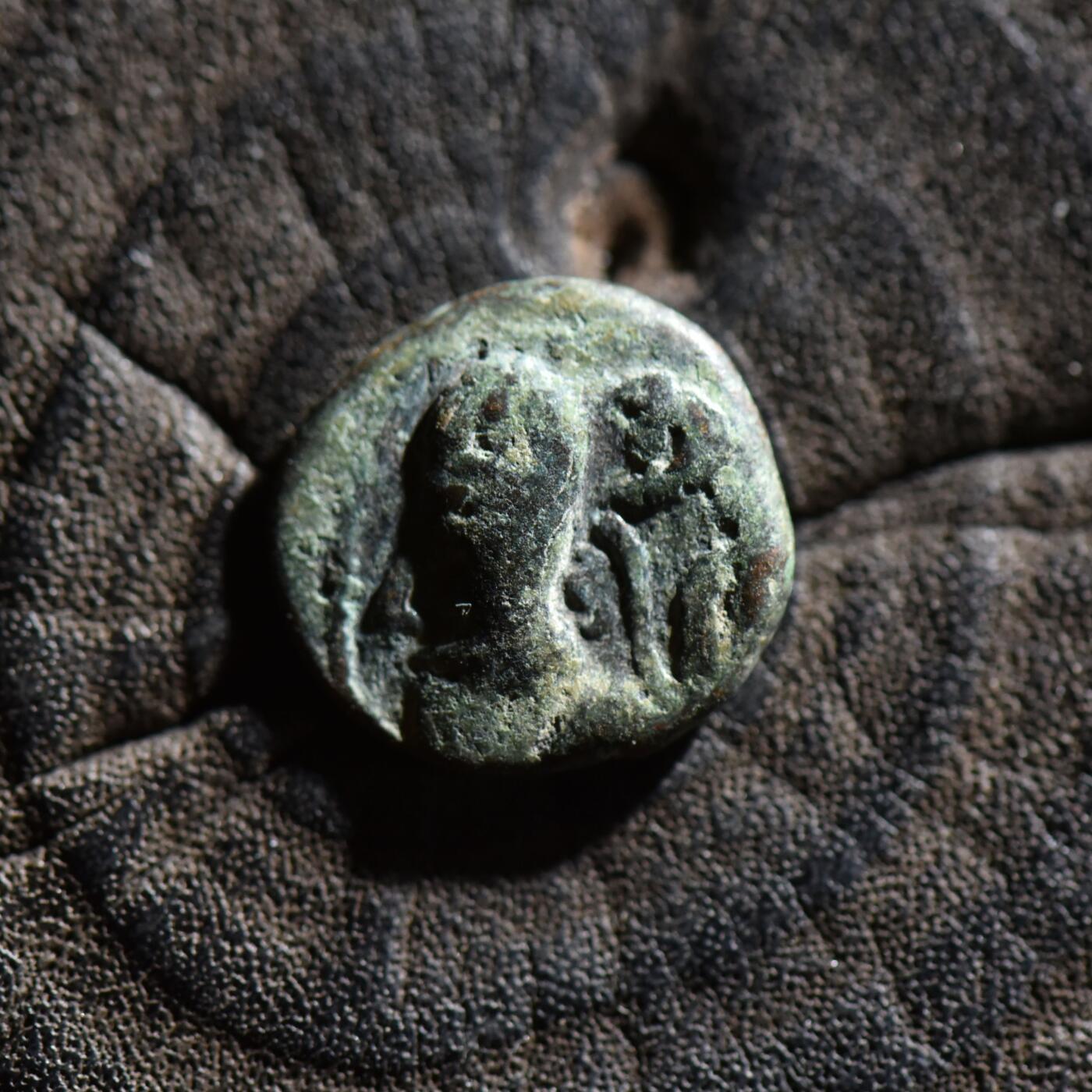 【良泉】【春节前最后一场】2月5日晚19.30点开拍！208组，本场结束后预存钱币的朋友请告知，将连同本场拍品一起邮寄，预祝诸位春节愉快！  公元2世纪【埃兰】奥罗德斯三世“族徽版”铜币，3.18克