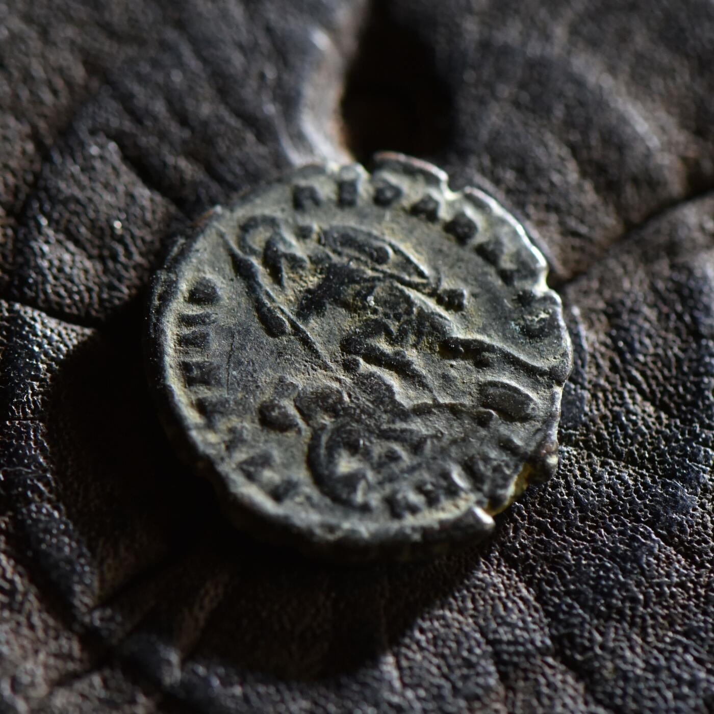 【良泉】【春节前最后一场】2月5日晚19.30点开拍！208组，本场结束后预存钱币的朋友请告知，将连同本场拍品一起邮寄，预祝诸位春节愉快！ 【发丝清晰美品】公元337-361年【古罗马】君士坦提乌斯二世，重新幸福时光，早期标准型铜币，2.56克