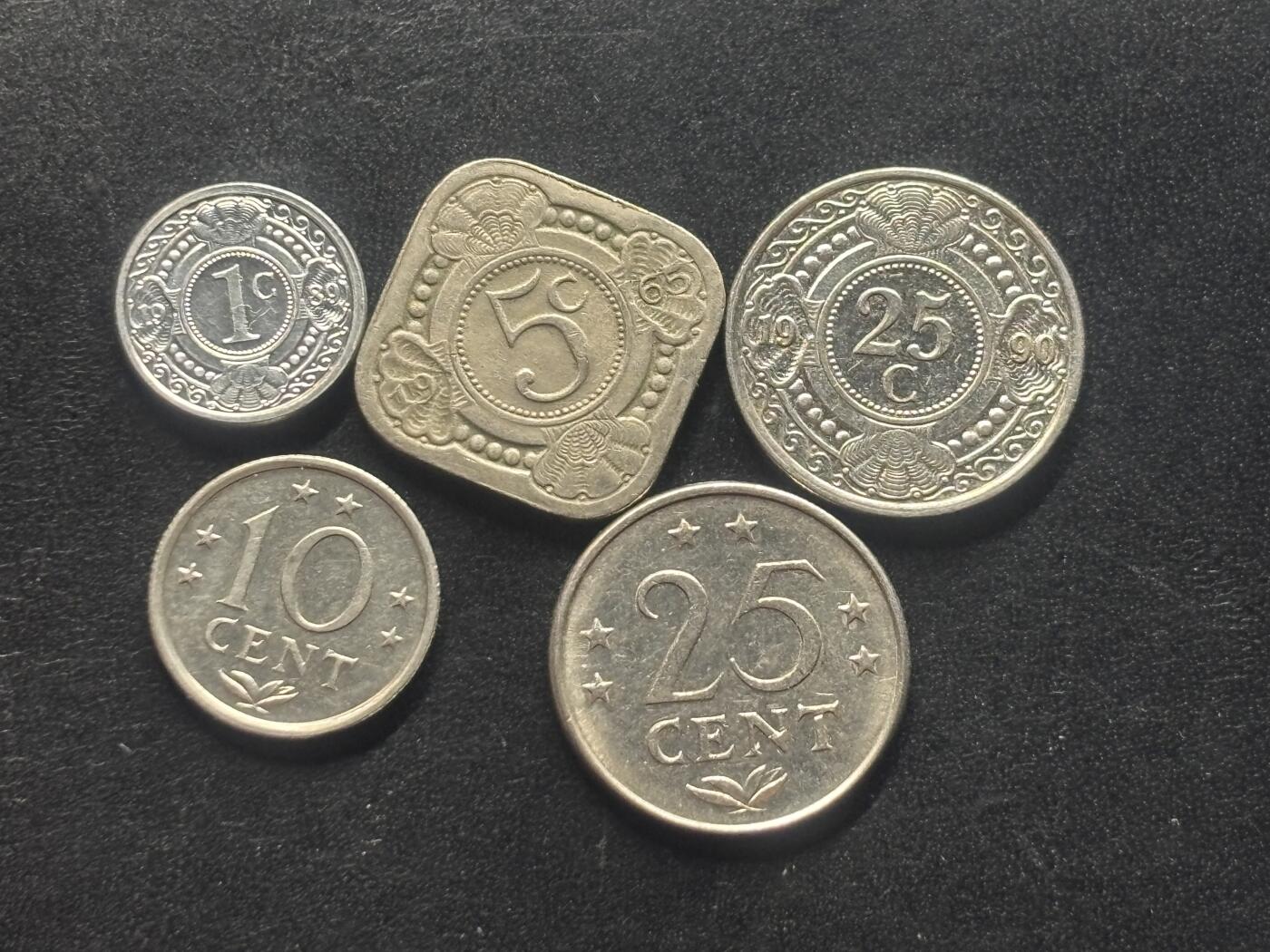 邮泉阁限时拍卖第三十九场 欧洲专场（硬币在国外。请付邮费6元。） 荷兰海外领地5枚