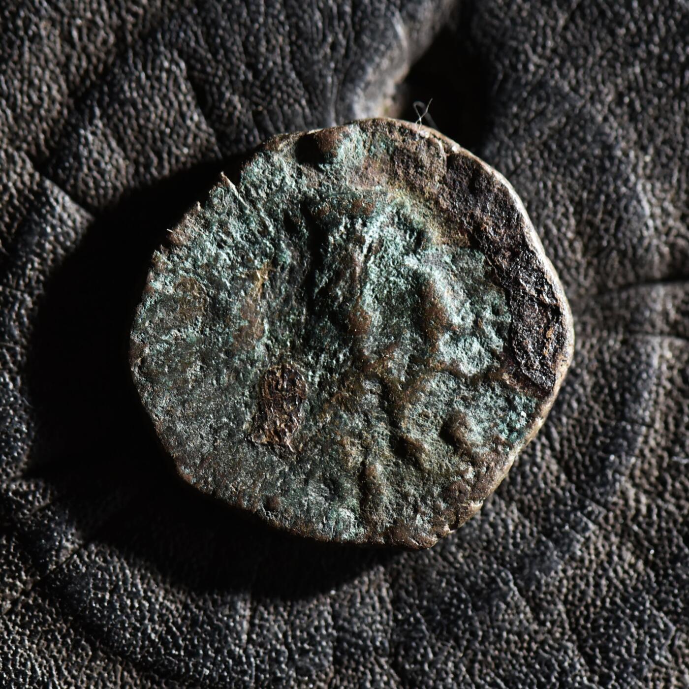 【良泉】【春节前最后一场】2月5日晚19.30点开拍！208组，本场结束后预存钱币的朋友请告知，将连同本场拍品一起邮寄，预祝诸位春节愉快！ 【罕见】公元前1世纪【北印度-巴克特里亚地区】大月氏人模仿赫马厄斯，大力神钱币样式打制的铜币，3.46克