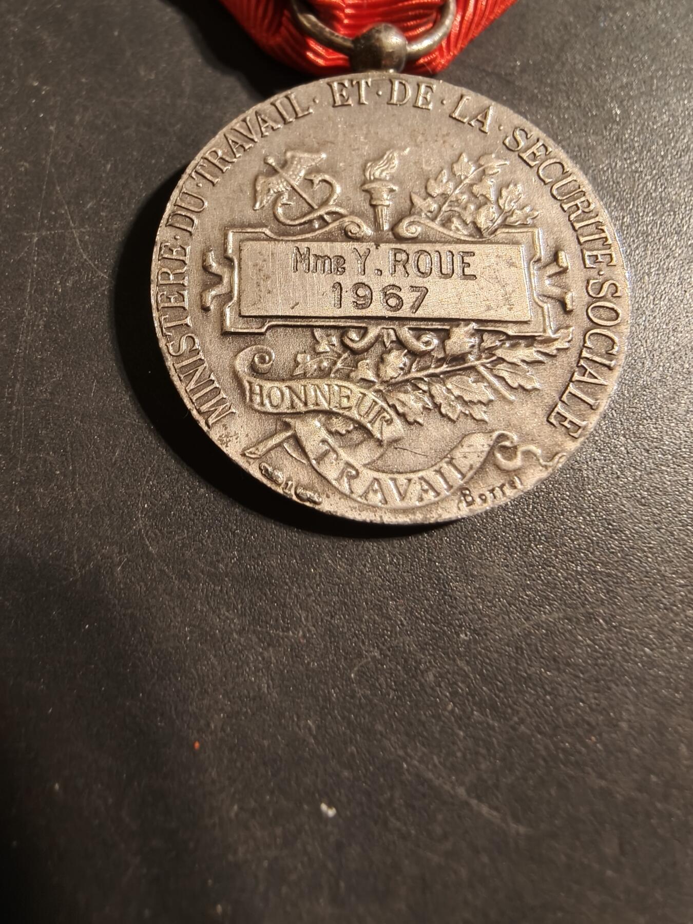 老王徽章第176期 法国银级劳工奖章    1967年    950银    12.2g