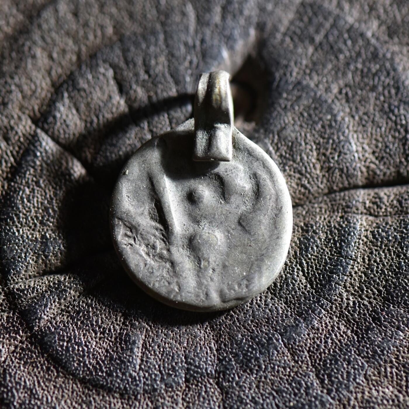 【良泉】【春节前最后一场】2月5日晚19.30点开拍！208组，本场结束后预存钱币的朋友请告知，将连同本场拍品一起邮寄，预祝诸位春节愉快！ 【中亚】布哈拉小吊坠，1.84克