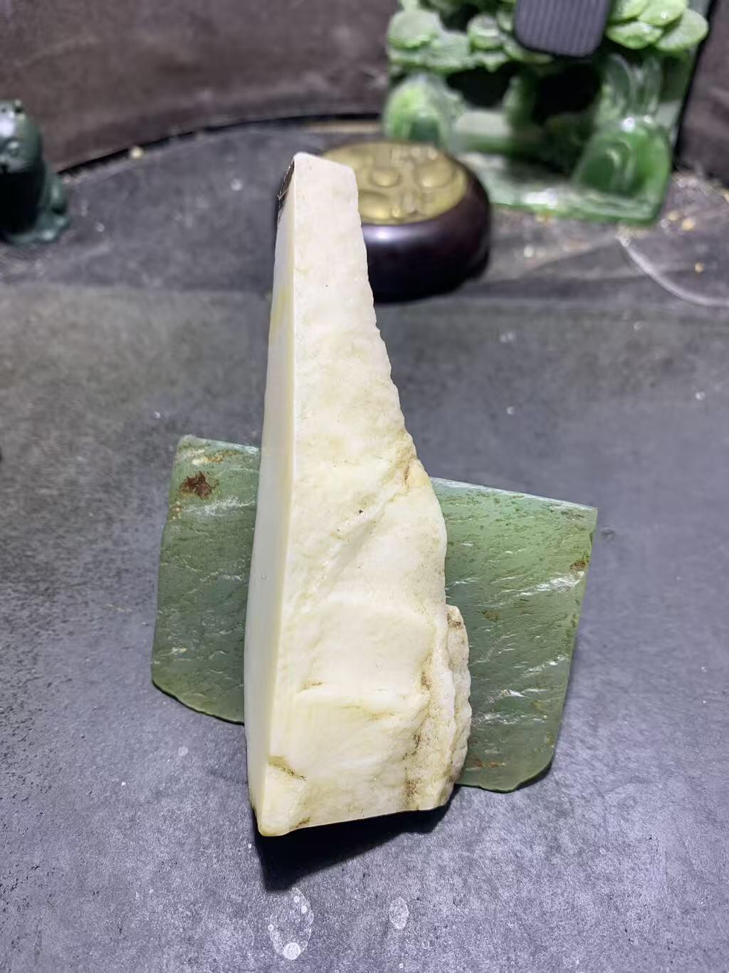 新疆和田白玉原石一颗