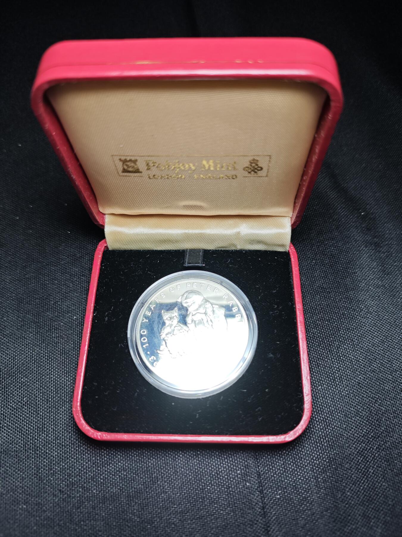 KK钱币收藏小铺  第400期  百期特拍（四拍之四）2月预留时间 周末发货 直布罗陀原盒 1993年1克朗彼得兔百年纪念——汤姆小猫 精制纪念银币 重28.2克925高银 