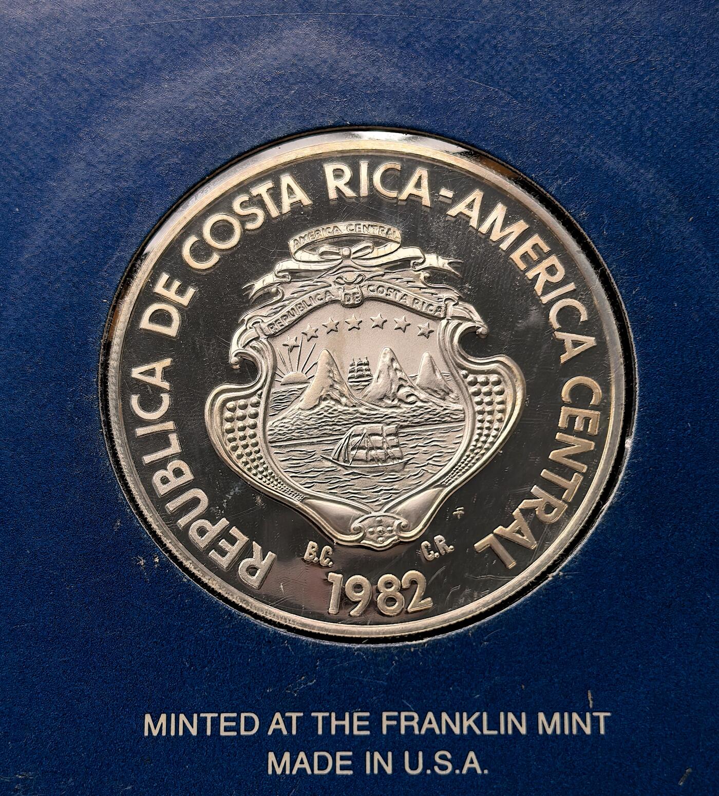 凡希社世界钱币微拍第三百十八期 荐！1982哥斯达黎加美洲豹250Colones精铸大银，富兰克林厂官方塑封卡装（原厂密封状态，无开裂），当代美洲珍稀品种。（视频参考）