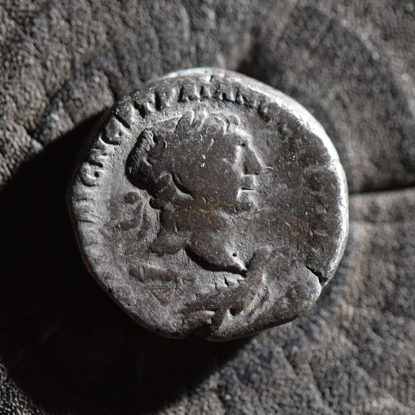 【良泉】【春节前最后一场】2月5日晚19.30点开拍！208组，本场结束后预存钱币的朋友请告知，将连同本场拍品一起邮寄，预祝诸位春节愉快！ 【极美品！】12.14克，公元110-111年【古罗马·行省】图拉真，腓尼基行省推罗城打制“梅尔卡特”四德拉克马银币