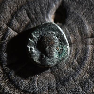 【良泉】【春节前最后一场】2月5日晚19.30点开拍！208组，本场结束后预存钱币的朋友请告知，将连同本场拍品一起邮寄，预祝诸位春节愉快！ - 公元330-350年【萨珊-犍陀罗】沙普尔二世？犍陀罗地区打制铜币，3.25克