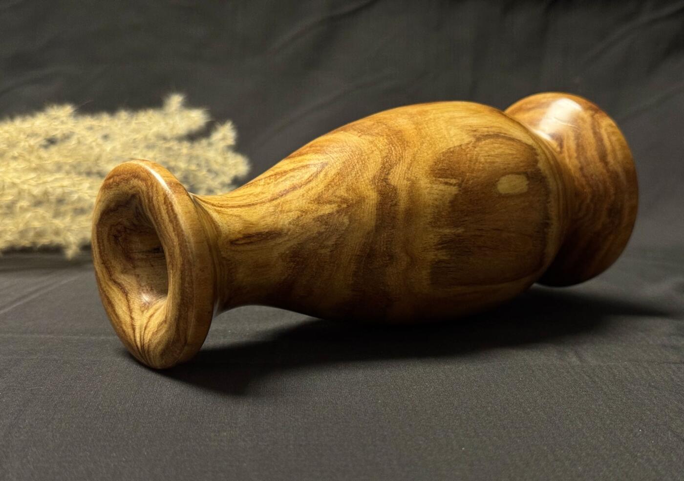 零元拍：海南黄花梨 花瓶 整料掏出，高 170， 大肚 70，底座 69，平口 55MM