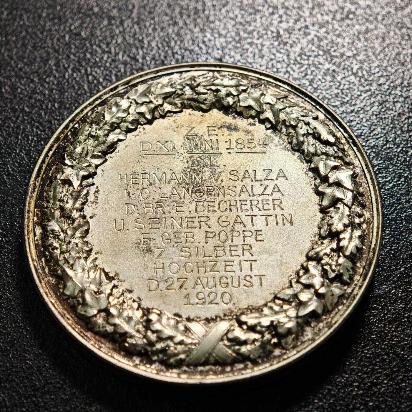 【德藏】世界币章拍卖第161期 1854年 德国普鲁士威廉一世与奥古斯塔银婚纪念高浮雕镀银大铜章 立体感极强 直径约：50.9mm；重约：72.6g