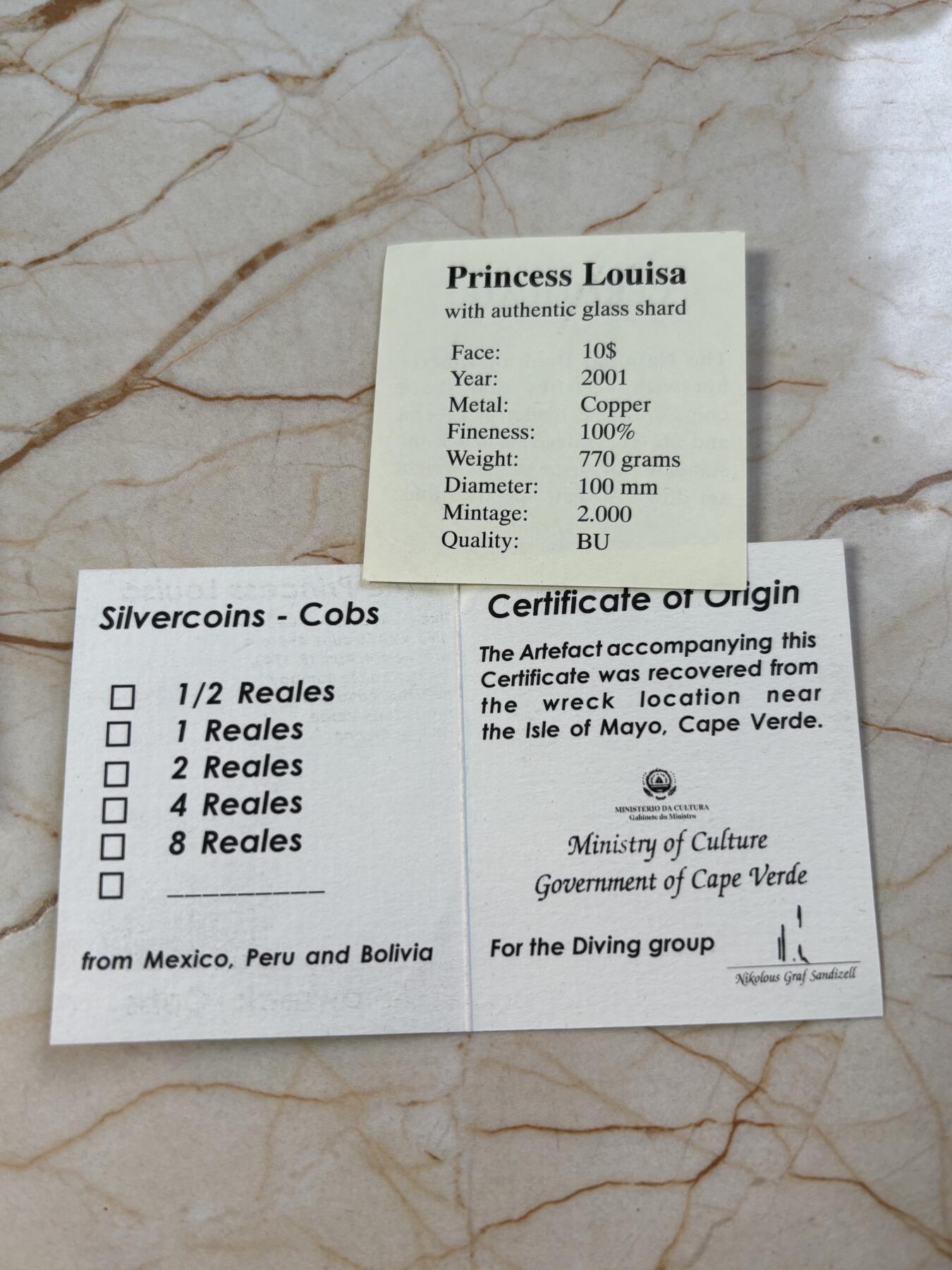 第187期拍卖 利比里亚2001年嵌路易莎公主号沉船碎片纪念大铜币，777克，发行2000枚