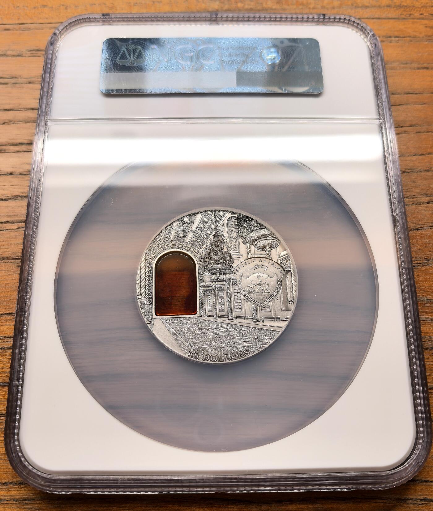 凡希社世界钱币微拍第三百十八期 2012帕劳矿物艺术—克里姆林宫10元仿古大银NGC-MS70，天然矿物镶嵌，顶级品相。