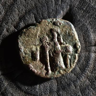 【良泉】【春节前最后一场】2月5日晚19.30点开拍！208组，本场结束后预存钱币的朋友请告知，将连同本场拍品一起邮寄，预祝诸位春节愉快！ - 公元247-267年【古印度】贵霜，婆湿色伽“湿婆瘤牛”铜币，5.4克