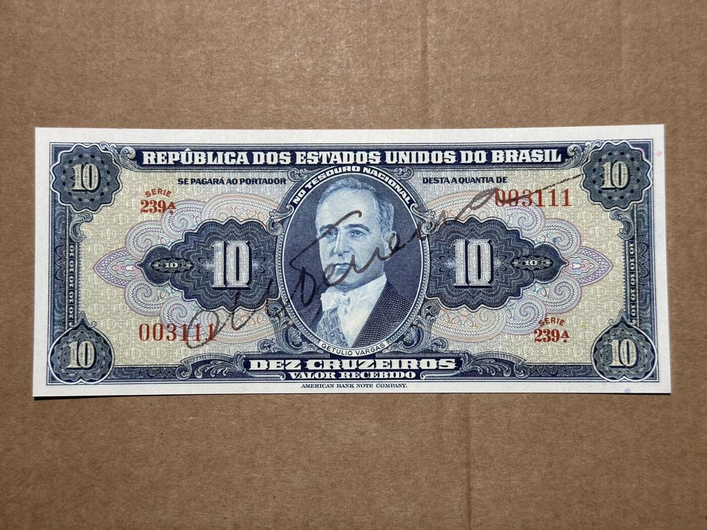 🐍甜小邱世界纸币收藏🐍第139期精品场💐 【无47豹子千位号】巴西1941年10克鲁塞罗 首发手签版 全新UNC 该版别UNC号段集中在003*** 该号段豹子号数量为个位数 非常难得