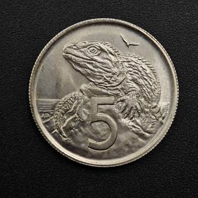 【淘币小摊】实时拍第八百四十九拍   散币银币场   满百包邮可预留二周 每周一统一发货   - 新西兰1969年伊丽莎白二世5分镍币