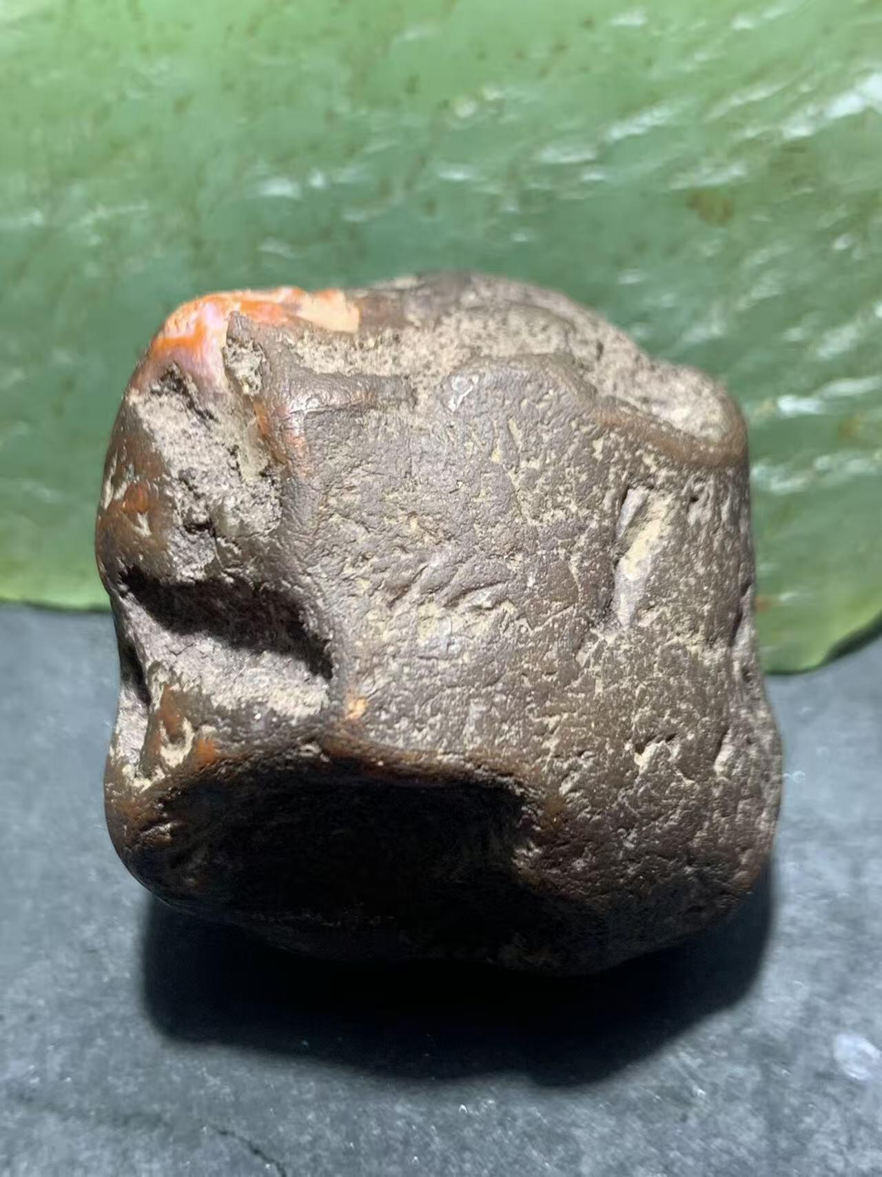 精美铁皮开窗料南红玛瑙原石一颗，