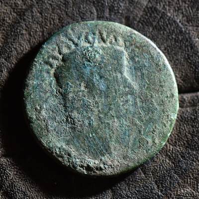 【良泉】【春节前最后一场】2月5日晚19.30点开拍！208组，本场结束后预存钱币的朋友请告知，将连同本场拍品一起邮寄，预祝诸位春节愉快！ - 公元8-12 年【古罗马】奥古斯都，为养子提比略（凯撒头衔）打制的阿斯铜币，8.8克