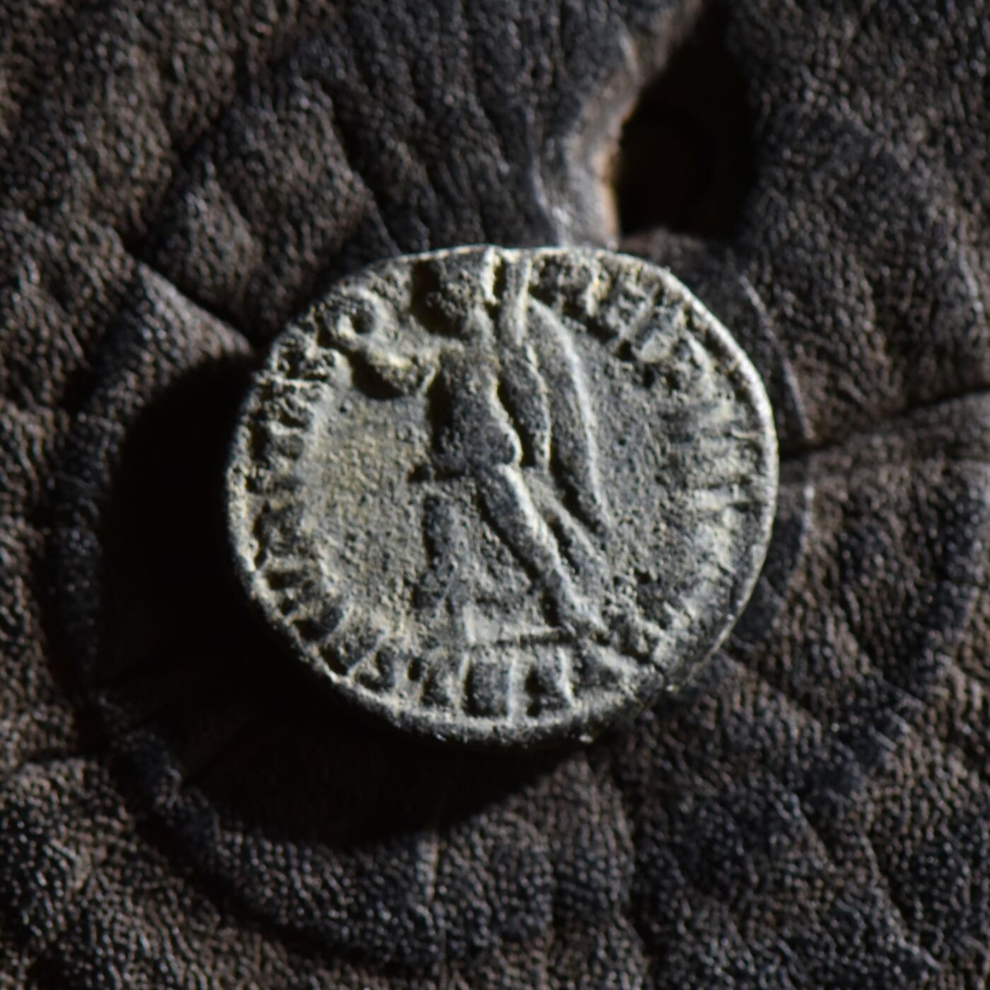 【良泉】【春节前最后一场】2月5日晚19.30点开拍！208组，本场结束后预存钱币的朋友请告知，将连同本场拍品一起邮寄，预祝诸位春节愉快！ 公元364-367年【古罗马】东部罗马帝国 瓦伦斯“胜利女神”铜币，帖撒罗尼亚造币厂，2.08克