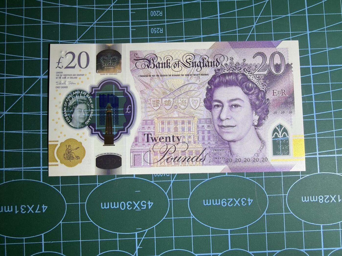 【炜奕收藏】，第五十六期，大不列颠专场 英国G序列20镑，UNC品相