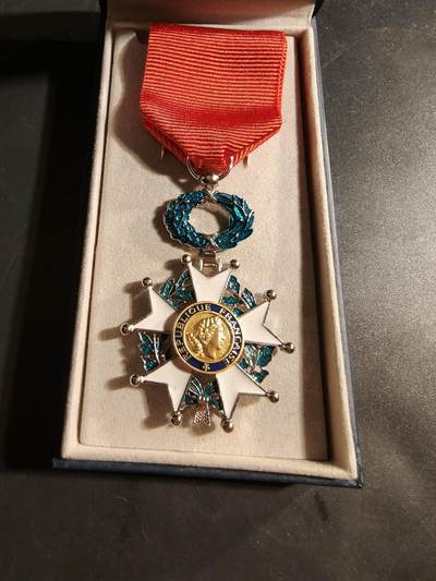 老王徽章第176期 - 法国骑士级荣誉军团勋章    原盒    五共现役版本