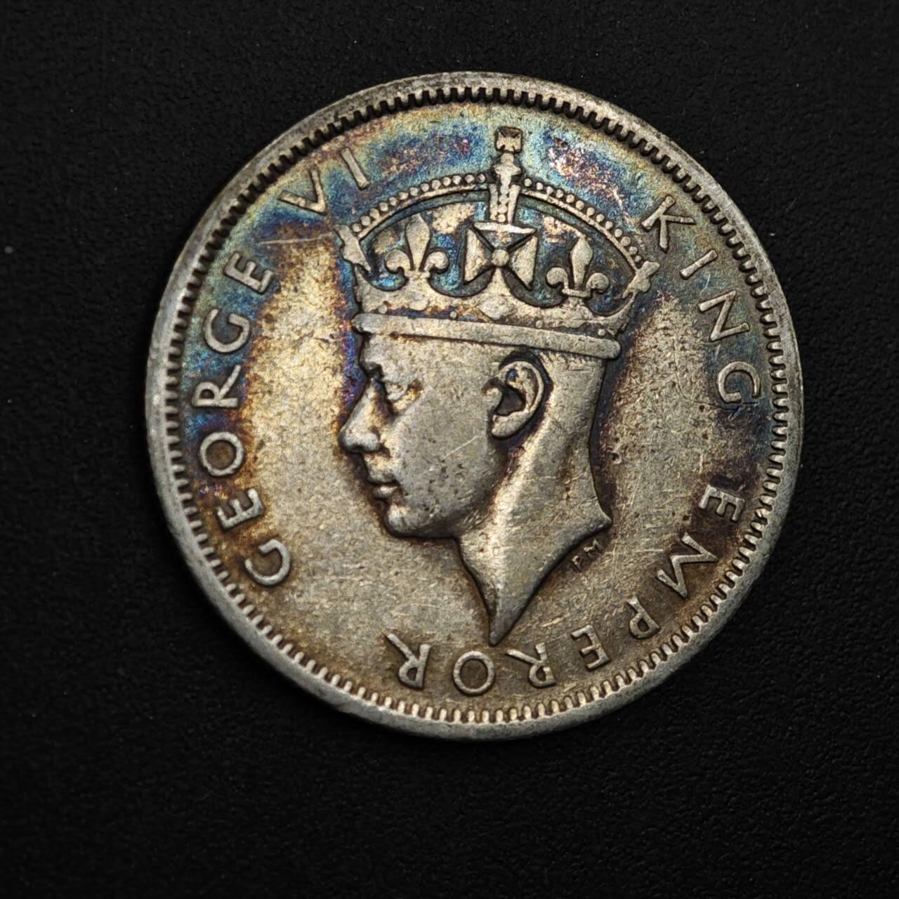 【淘币小摊】实时拍第八百四十八拍   散币银币场   满百包邮可预留二周 每周一统一发货   斐济1943年乔治六世一先令银币